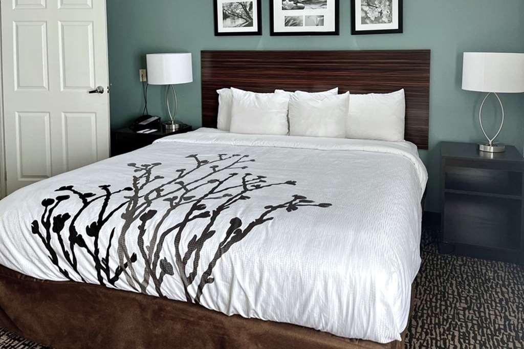 Spark By Hilton Augusta Bilik gambar